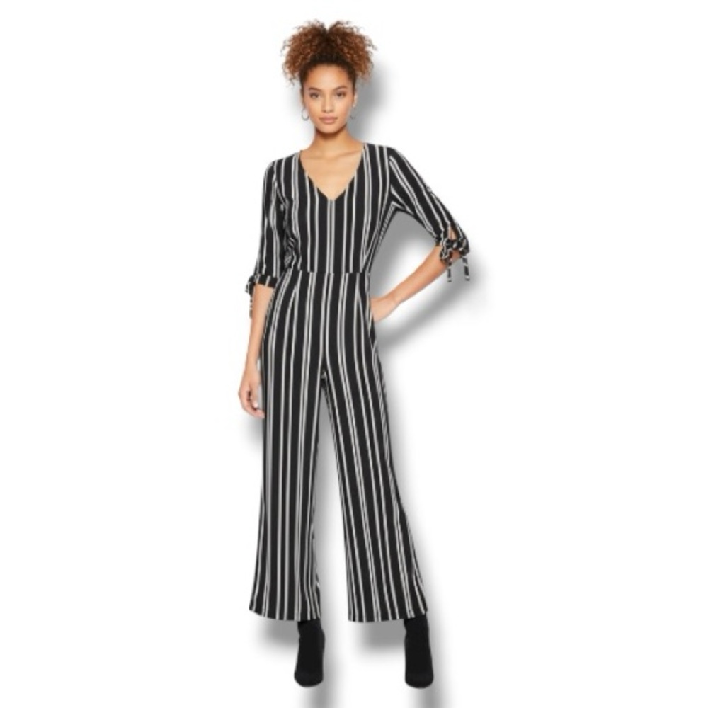 Wild Fable NWT Black White Striped Deep V Jumpsuit XS